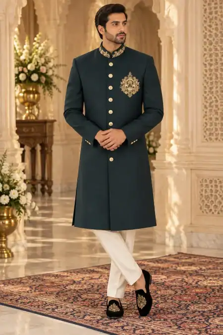 Midnight Royalty Embroidered Jodhpuri